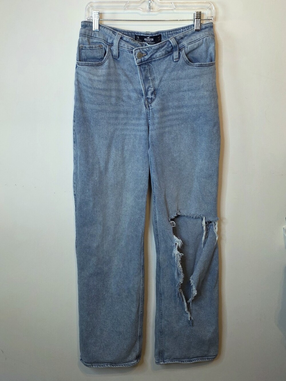Hollister High-Rise Vintage Baggy Jeans Ripped Knee Wide Leg Size 7 Waist 28
